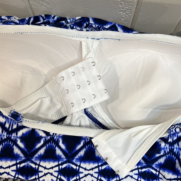 La Blanca Blue Print Swim Top - Picture 9 of 9